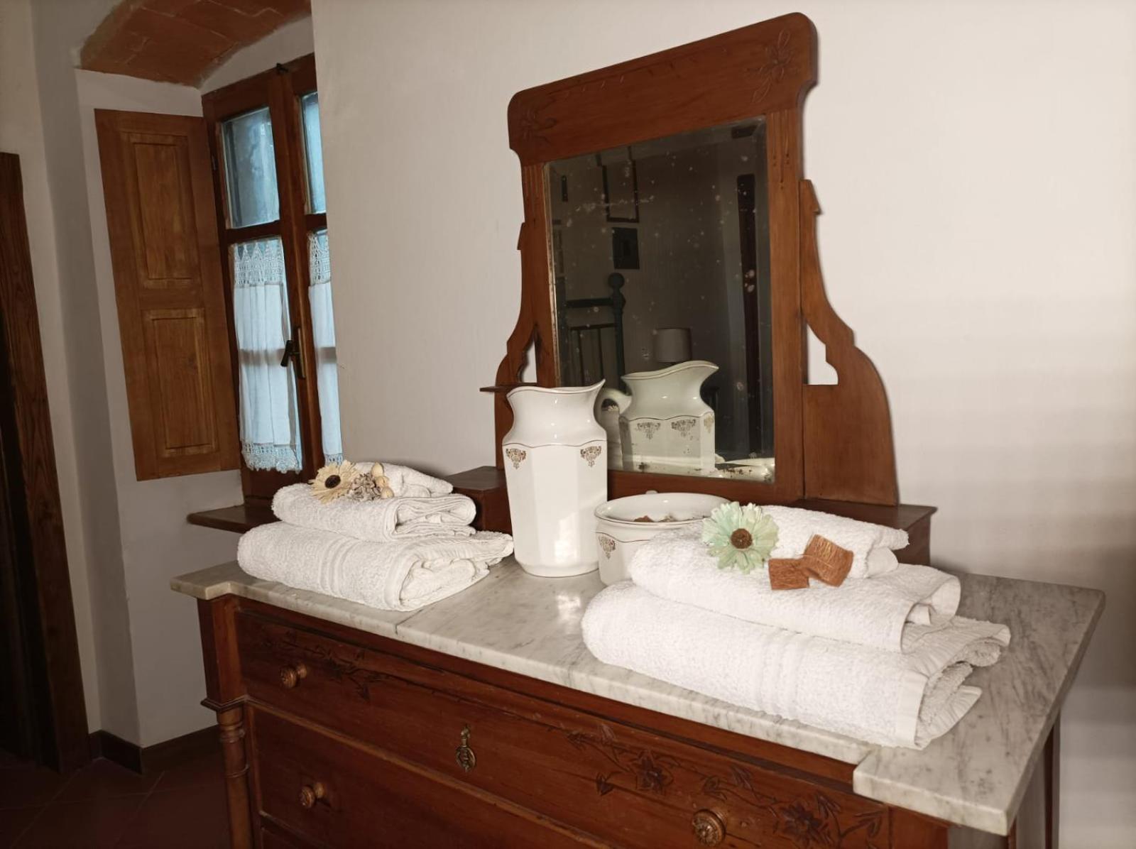 Tuscan Rooms Greve in Chianti Exterior photo
