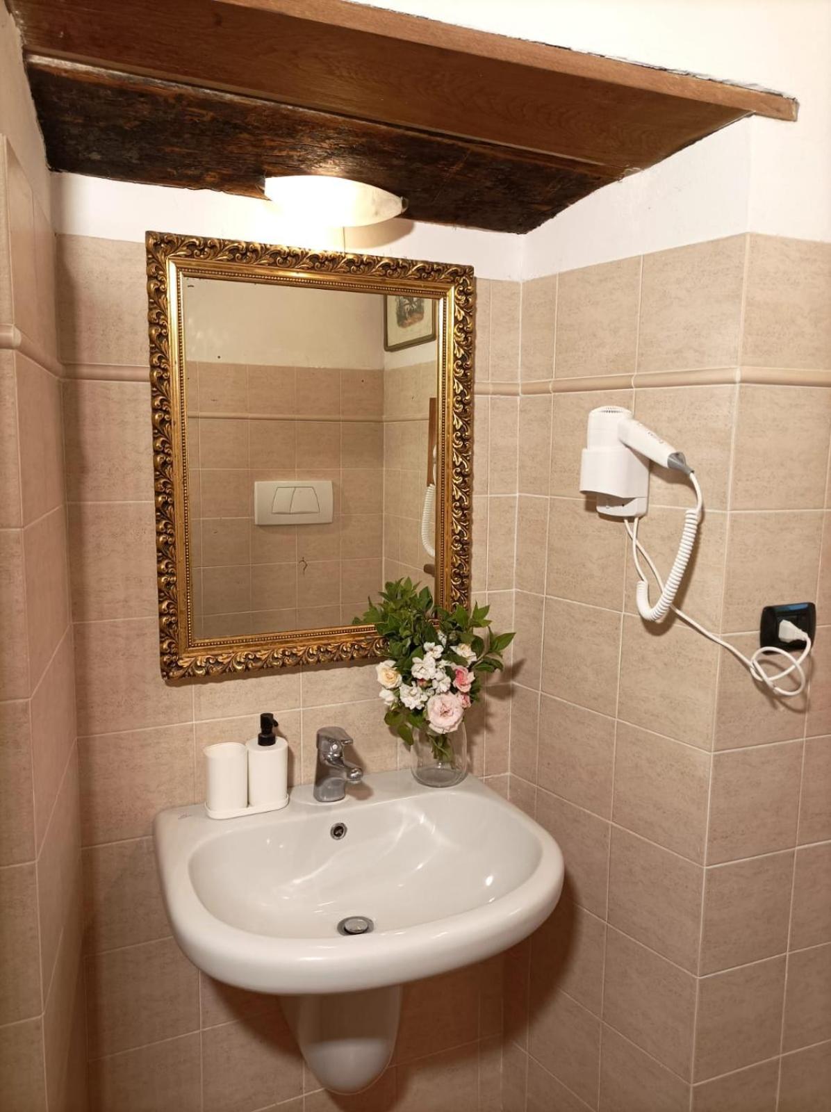 Tuscan Rooms Greve in Chianti Exterior photo