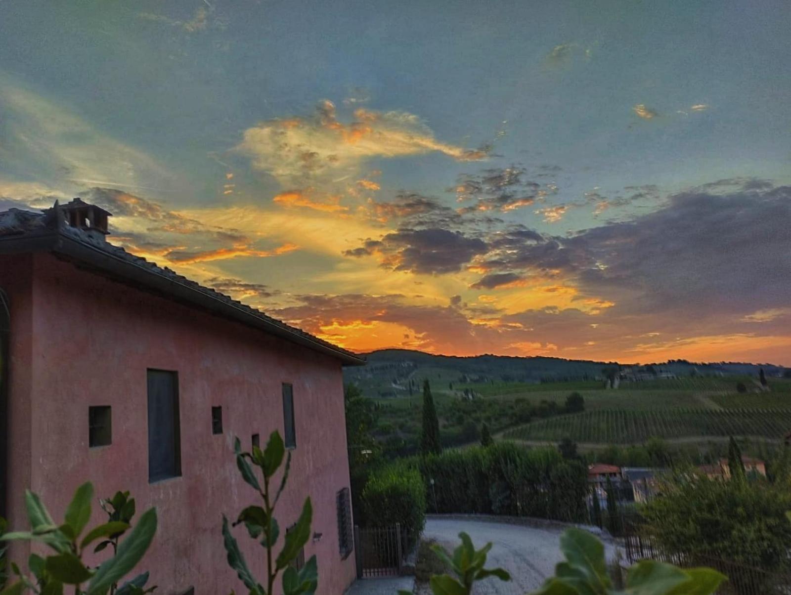 Tuscan Rooms Greve in Chianti Exterior photo